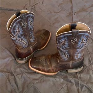 9.5D Ariat boots